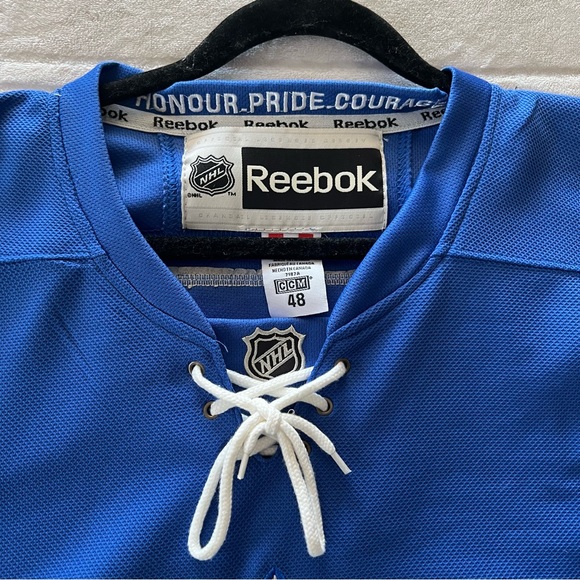 Toronto Maple Leafs Hockey jersey - Picture 3 of 9